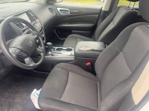 2020 Nissan Pathfinder S