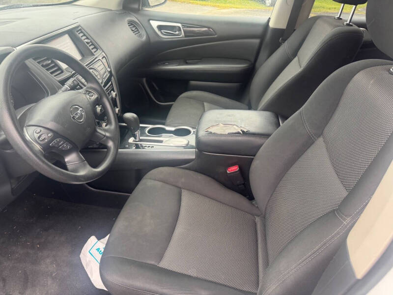 2020 Nissan Pathfinder S