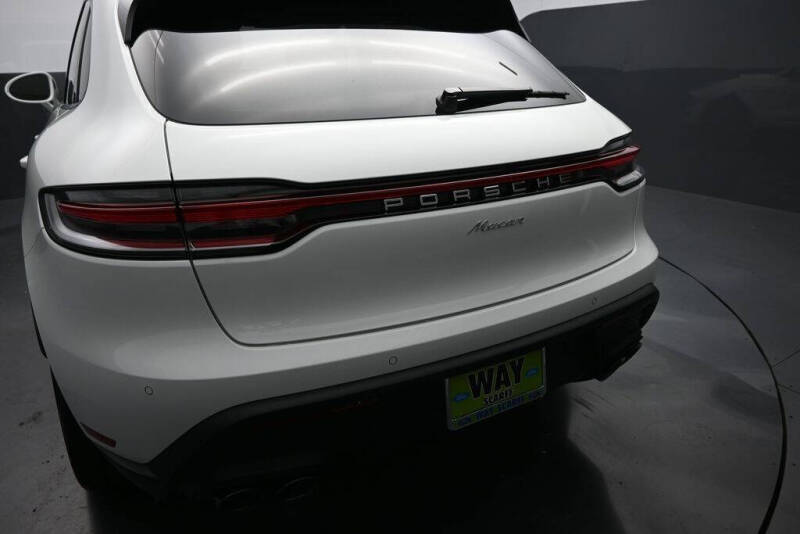 2025 Porsche Macan
