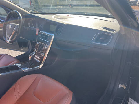 2015 Volvo V60 Cross Country T5 Platinum