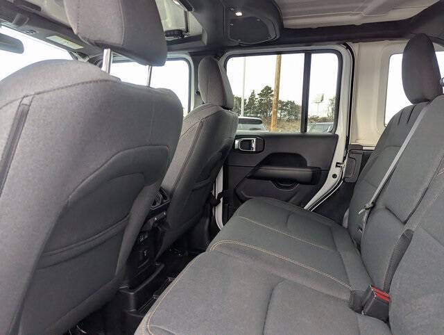 2024 Jeep Wrangler Sahara 4xe