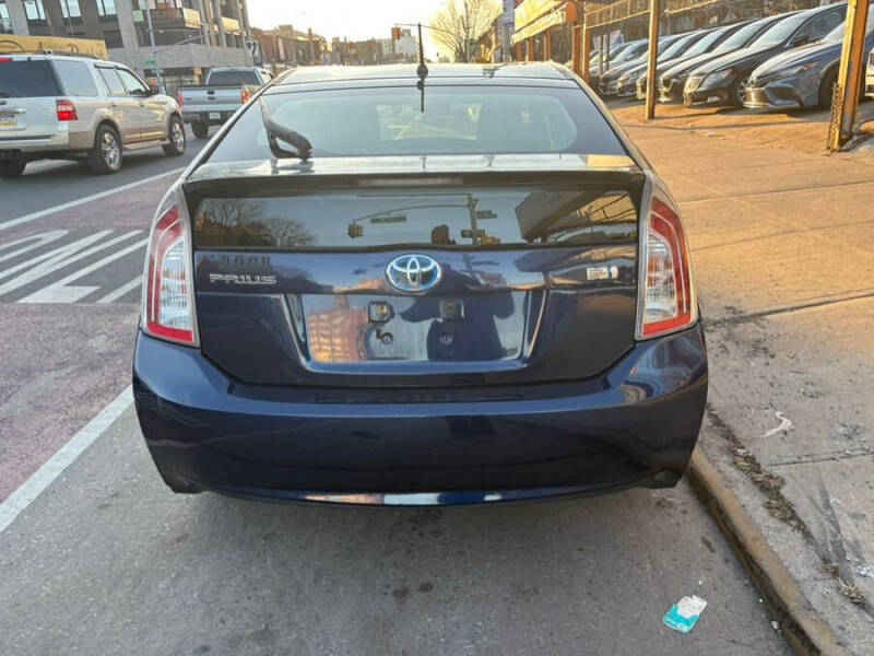 2012 Toyota Prius Two