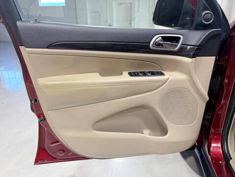 2019 Jeep Grand Cherokee Laredo E