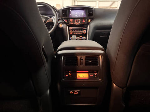 2020 Nissan Pathfinder S