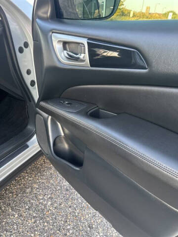 2020 Nissan Pathfinder S