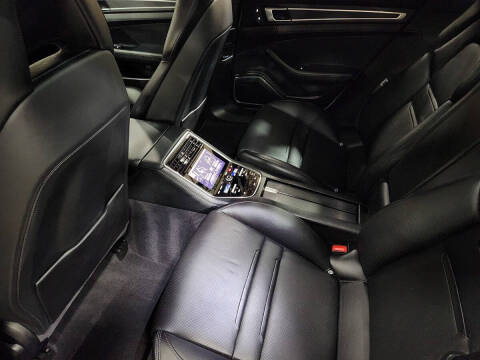 2023 Porsche Panamera