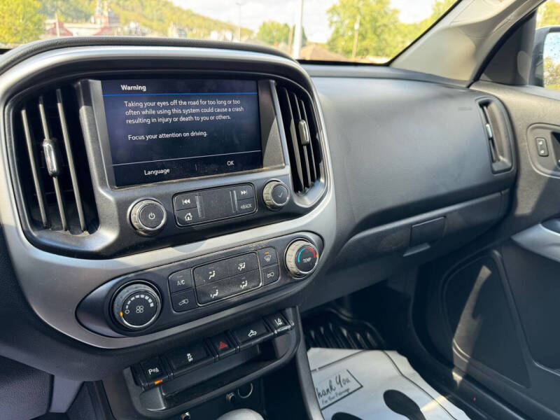 2022 Chevrolet Colorado LT photo 8