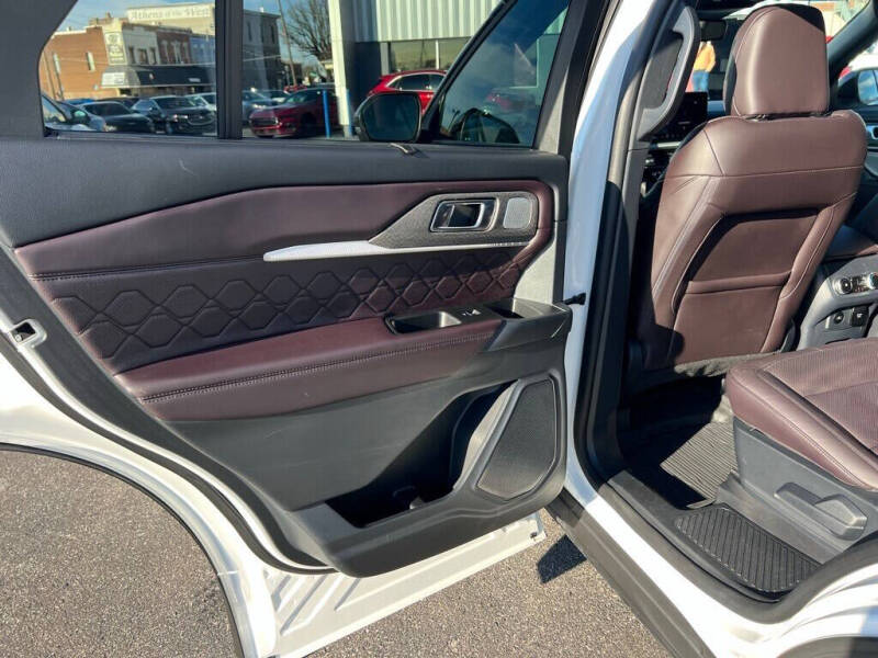 2025 Ford Explorer Platinum