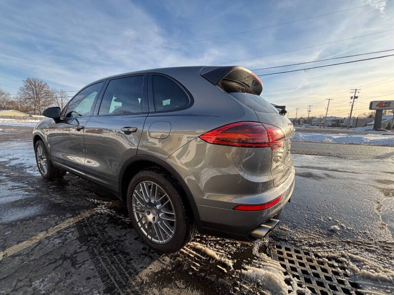 2016 Porsche Cayenne S E-Hybrid