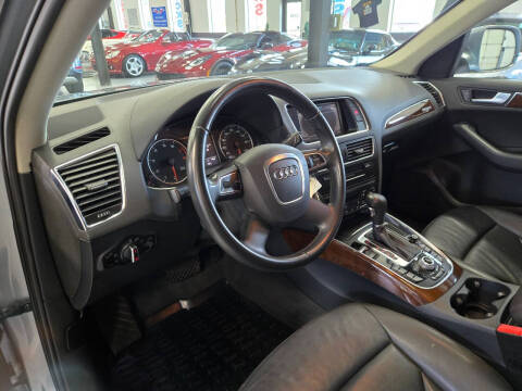 2011 Audi Q5 2.0T quattro Premium Plus