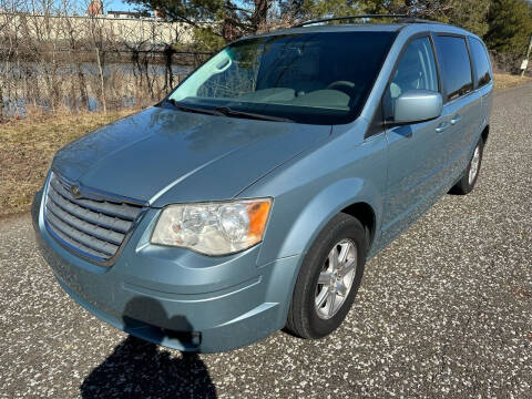 2009 Chrysler Town and Country for sale at Premium Auto Outlet Inc in Sewell NJ
