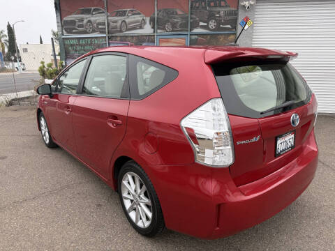 2013 Toyota Prius v Five