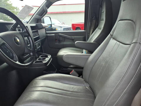 2023 Chevrolet Express 2500
