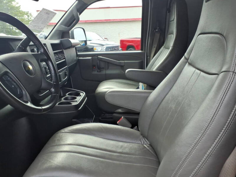 2023 Chevrolet Express 2500
