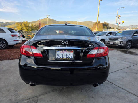 2011 Infiniti M37