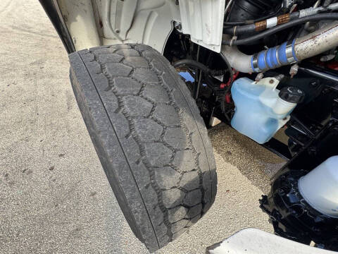 2018 Freightliner M2 106