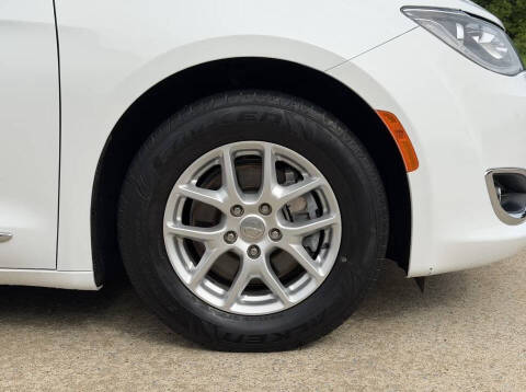 2020 Chrysler Pacifica Touring L