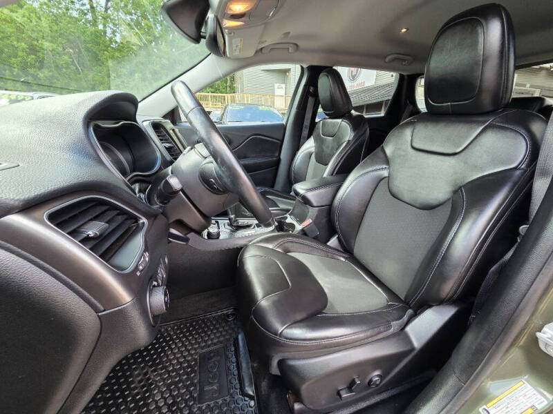 2019 Jeep Cherokee Latitude Plus