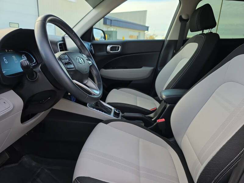 2023 Hyundai Venue SEL