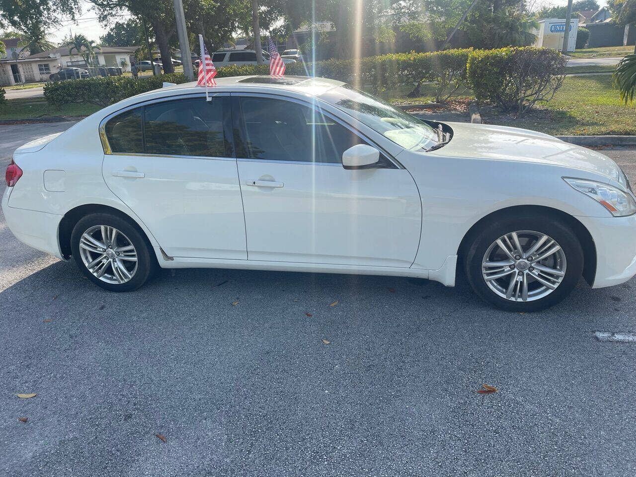 2011 INFINITI G37 Sedan - $7,995