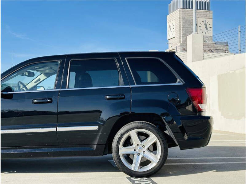 2007 Jeep Grand Cherokee SRT-8 photo 11