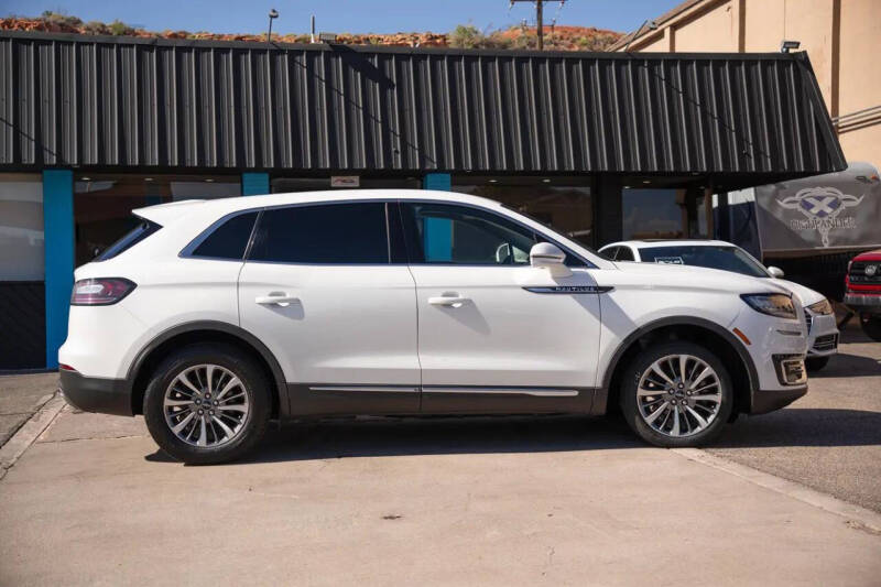 2020 Lincoln Nautilus Standard