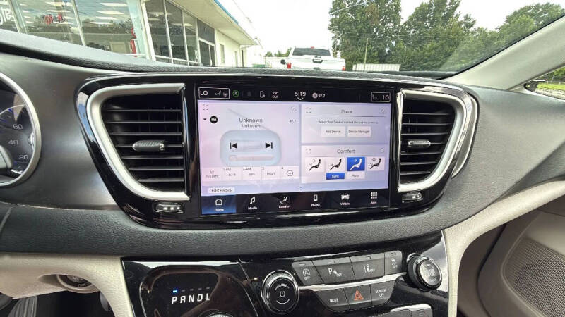 2023 Chrysler Pacifica Touring L
