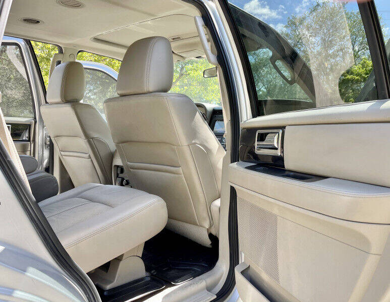 2017 LINCOLN Navigator SUV / Crossover - $25,995