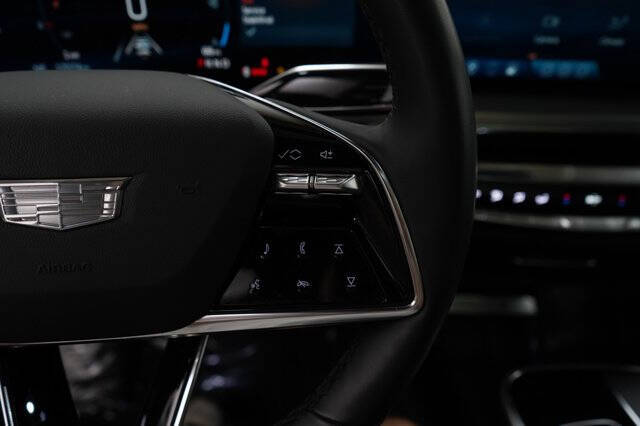 2024 Cadillac LYRIQ Luxury 1