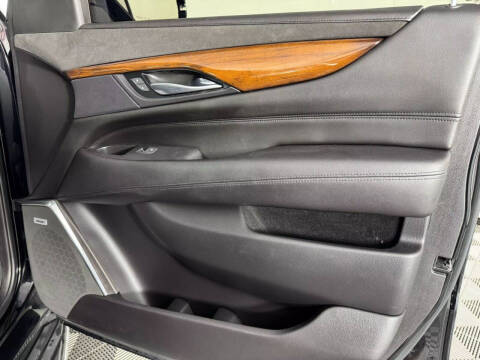 2018 Cadillac Escalade Luxury