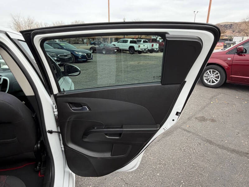 2018 Chevrolet Sonic LT Manual