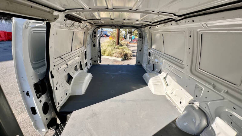 2011 Ford E-Series E-350 SD