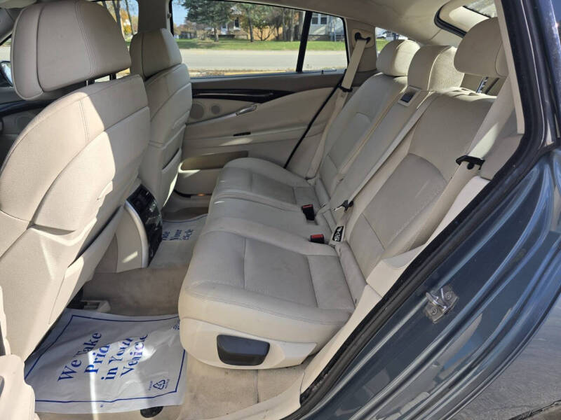 2011 BMW 5 Series 550i xDrive Gran Turismo