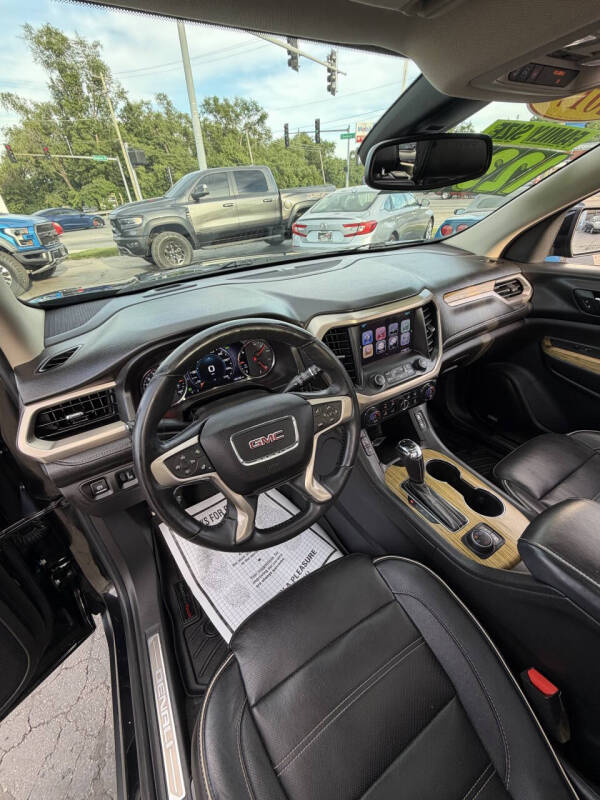 2017 GMC Acadia Denali