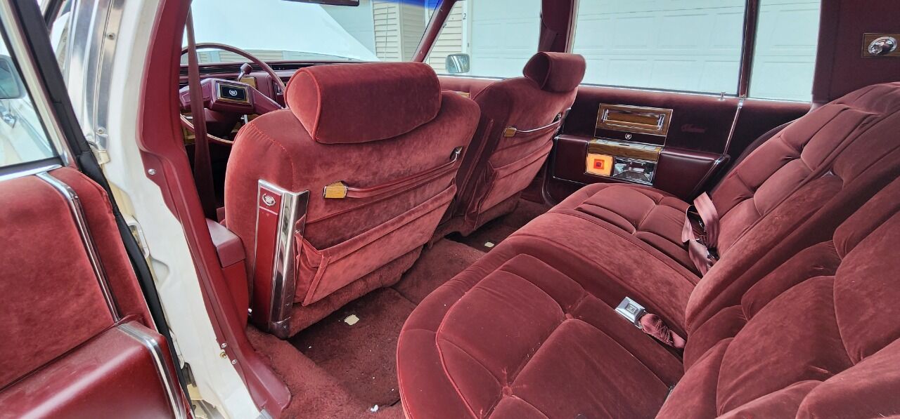 1984 Cadillac Fleetwood Brougham 114