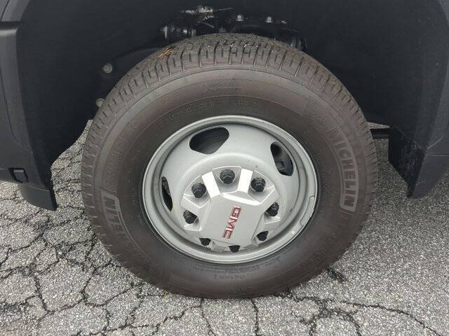 2025 GMC Sierra 3500HD CC Pro