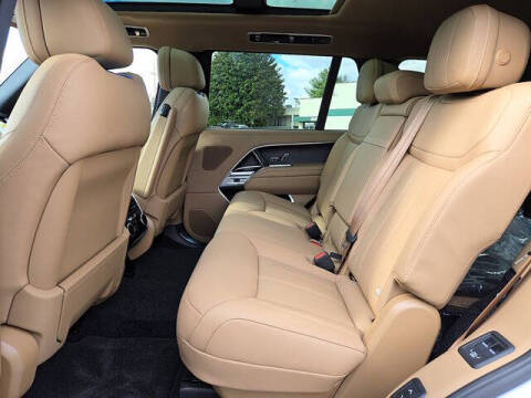 2025 Land Rover Range Rover P400 SE LWB