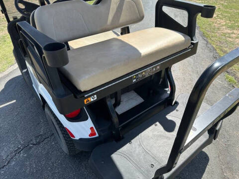 2018 E-Z-GO Valor
