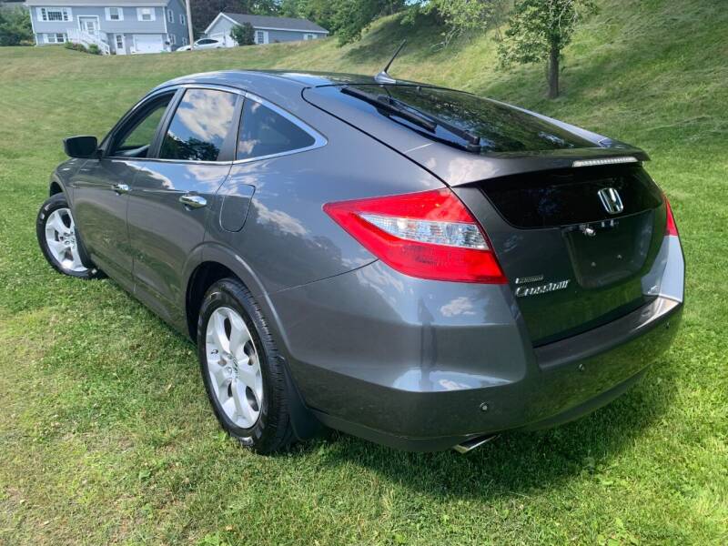 2011 Honda Accord Crosstour for sale at GROVER AUTO & TIRE INC in Wiscasset ME