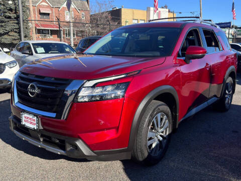2023 Nissan Pathfinder SL