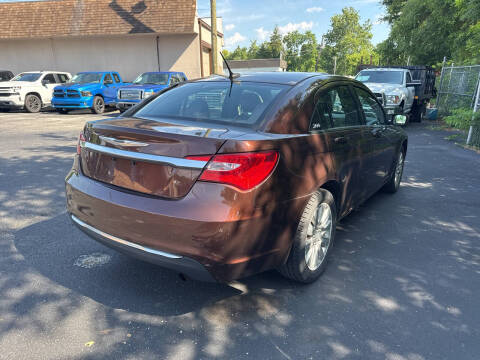 2013 Chrysler 200 LX