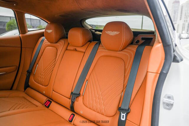 2021 Aston Martin DBX