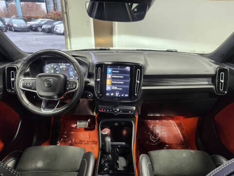 2021 Volvo XC40 T5 R-Design