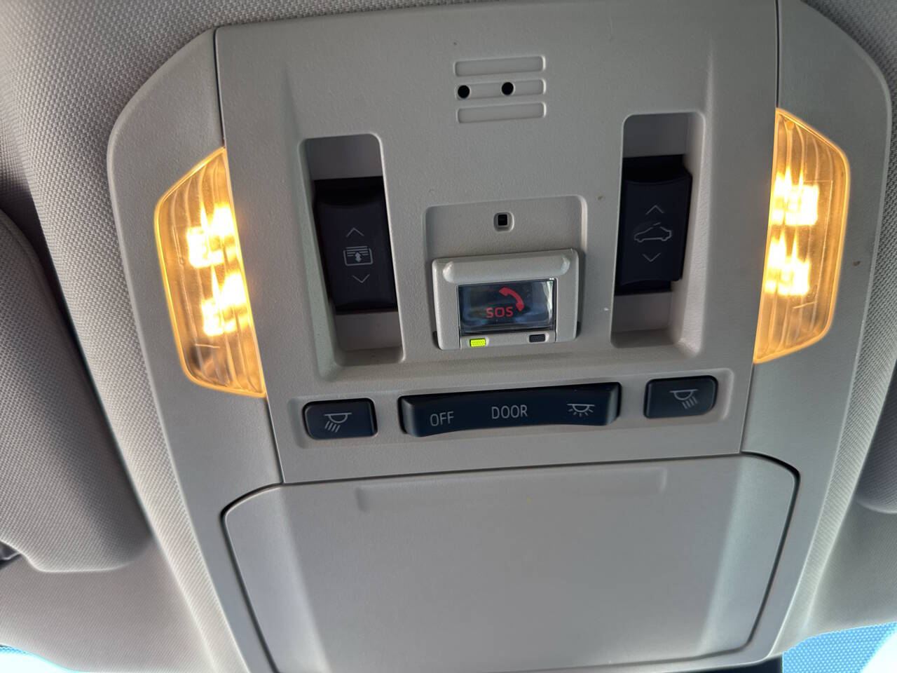 used 2022 Toyota Highlander car, priced at $38,299