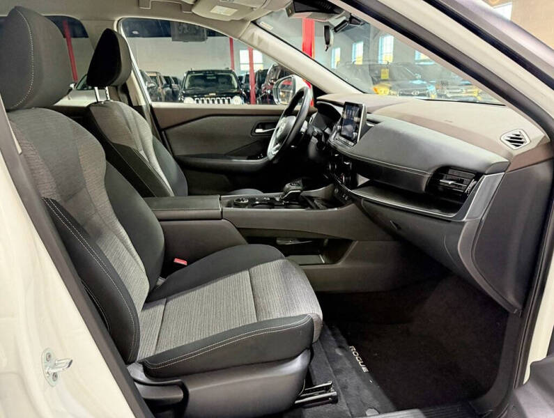 2022 Nissan Rogue SV