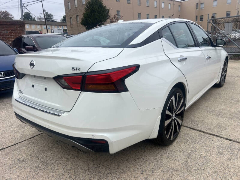 2022 Nissan Altima 2.5 SR