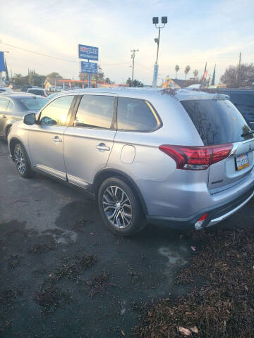 2017 Mitsubishi Outlander SE