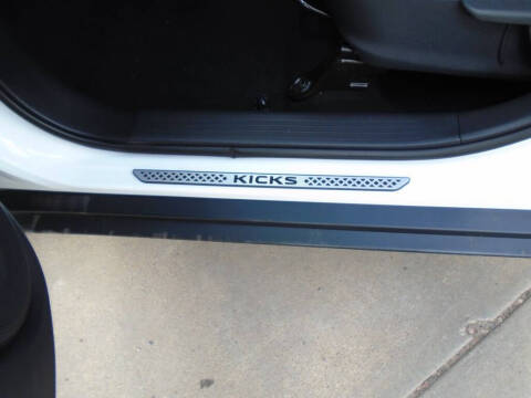 2020 Nissan Kicks SR