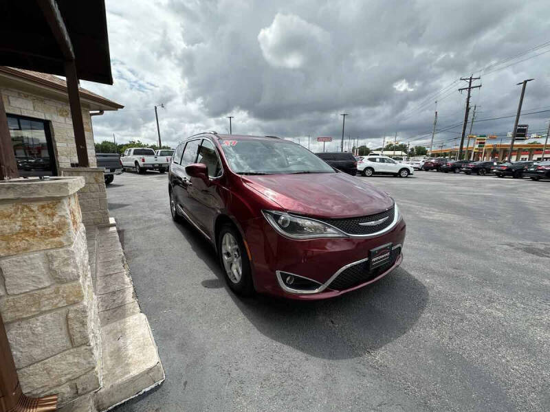 2017 Chrysler Pacifica Touring-L Plus