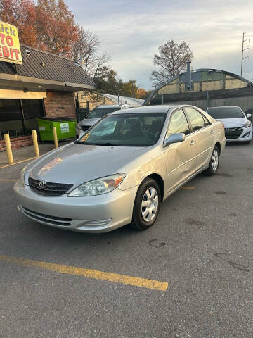 2004 Toyota Camry for sale at KINNICK AUTO CREDIT LLC in Kansas City MO